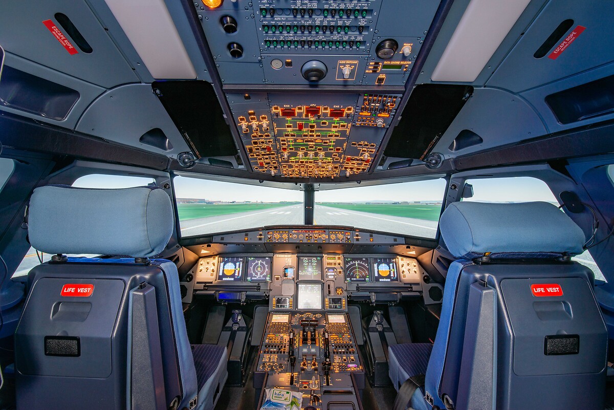 the FULL FLIGHT SIMULATOR A320