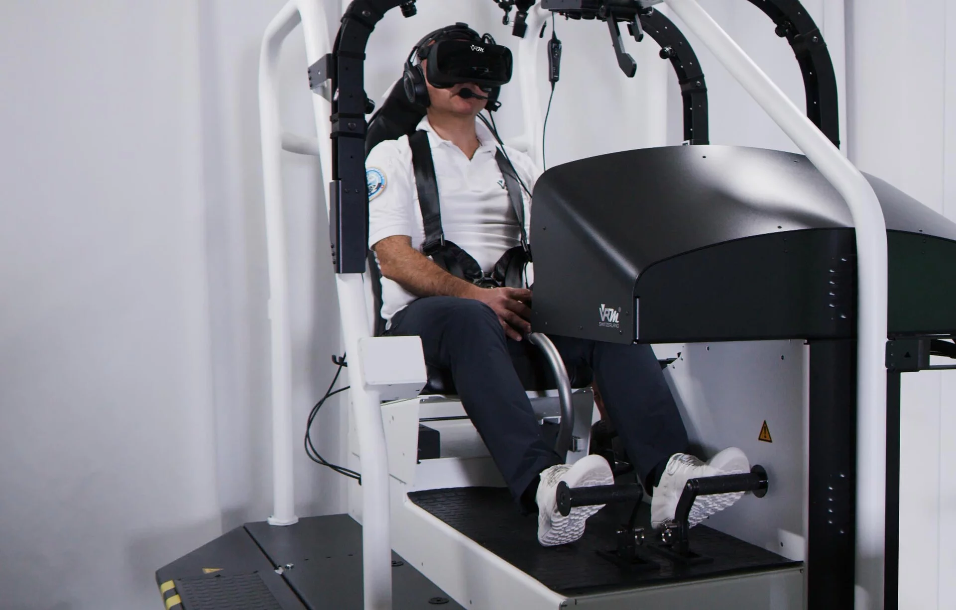 the FULL FLIGHT SIMULATOR A320